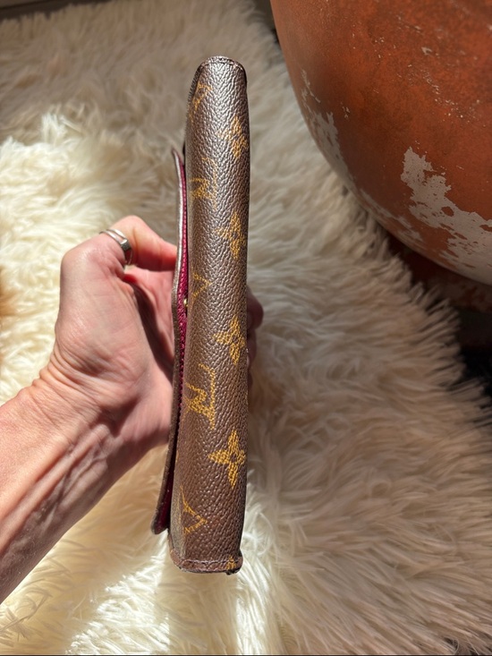 Monogram, Louis Vuitton, Sarah wallet/ crossbody with fuchsia interior - Picture 8 of 16